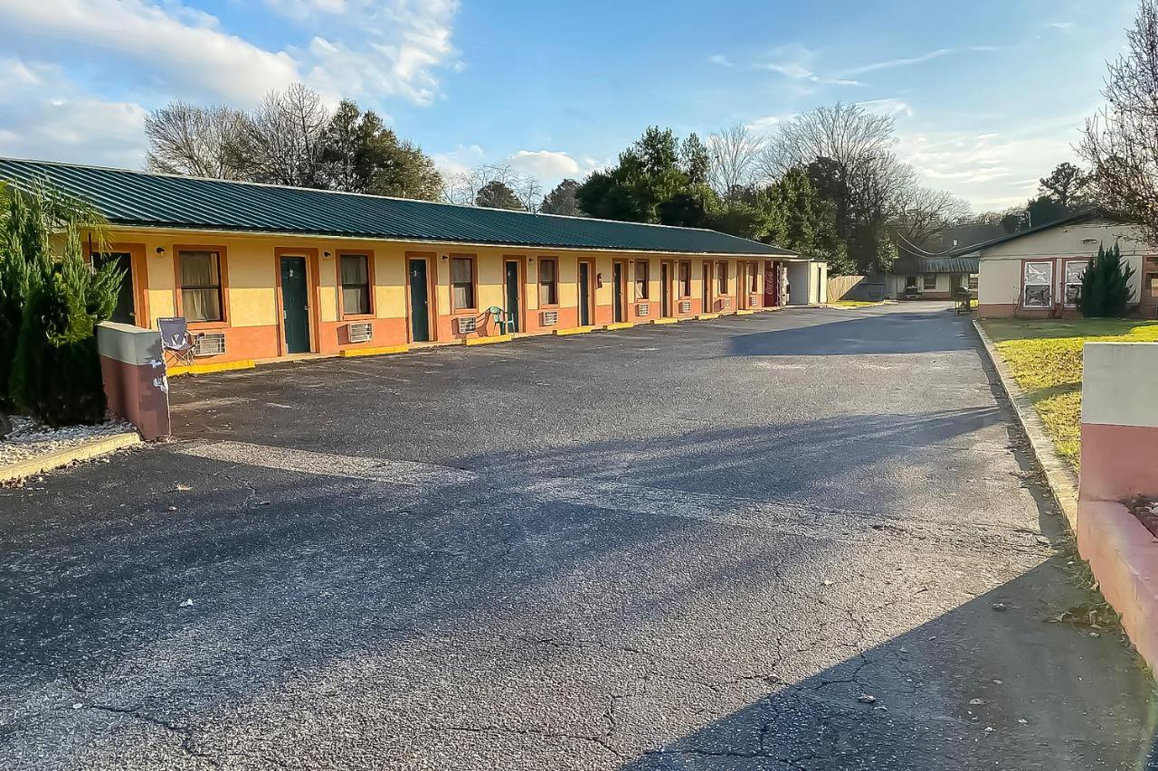 Hotel O Tallassee Hwy 14 Kültér fotó